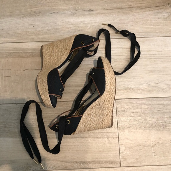 Michael Kors - black lace up wedges - size 8 - Picture 5 of 8